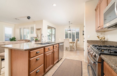 Fox Crossing House | Dog-friendly elegant home with classic finishes, enclosed yard & grill