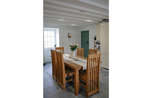 Abergele House | Dog friendly farmhouse with hot tub