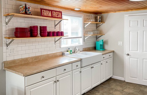 Paw Paw Lake House | Dog-Friendly house near Paw Paw Lake