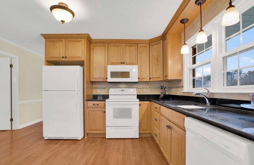 Durham House | Dog Friendly House Near Duke + Downtown + Airport