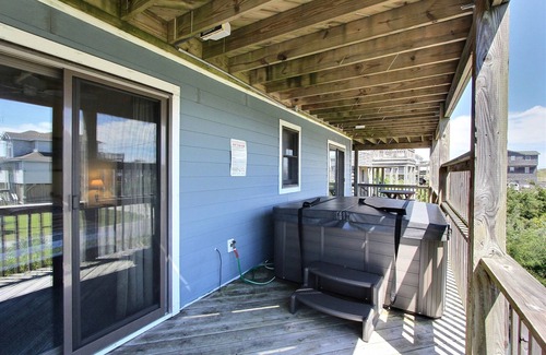 Waves House | Dog-Friendly House w/Private W/D, Private Hot Tub, Free WiFi