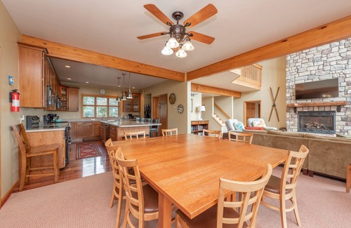 McHenry House | Dog Friendly Ski-In/Out Chalet w/Views & Hot Tub