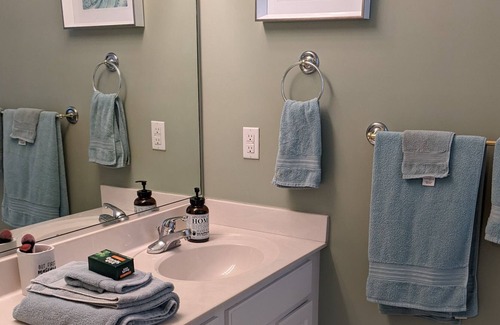 Graham House | Dog Friendly, Small Town Charm, with Downtown area. Perfect for weekend getaway!