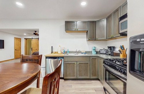 Spruce Pine House | Dog-friendly mountain home with private hot-tub, fire-pit and pool table