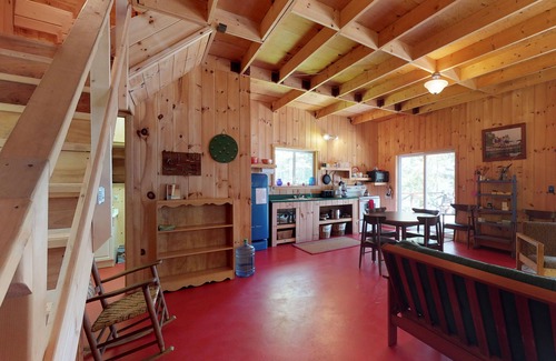 Northeast Somerset Cabin | Dog-Friendly Waterfront Home with Dock Access & Firepit - Close to Fishing & Hiking