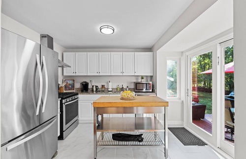 Springfield House | Dog friendly with Fully Fenced Half Acre Yard, Prime Location, and In-Law Suite!