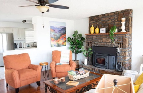 Bella Vista House | Dog Friendly with Trail Access to Bike Trails, Lakes, Waterfalls, MTB & Golf