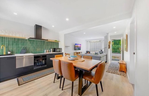 Bright Apartment | Dogs on Delany, Bright