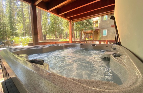 Truckee House | Dogwood By Tahoe Getaways - Pet Friendly in Tahoe Donner w Pool Table and HOA!