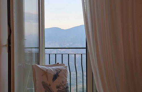 Isnello Apartment | Dolce-Vista, Spacious 3 Bed Apartment with Panoramic Views