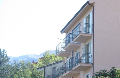 Isnello Apartment | Dolce-Vista, Spacious 3 Bed Apartment with Panoramic Views