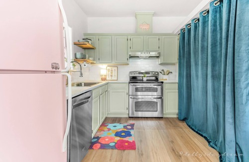 Moody House | Dolly’s Daydream- Charming 3-bedroom Cottage close to Leeds and Birmingham