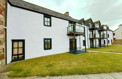 Ardersier Apartment | Dolphin Bay Suites