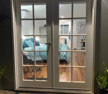 Paynesville House | Dolphin Cottage