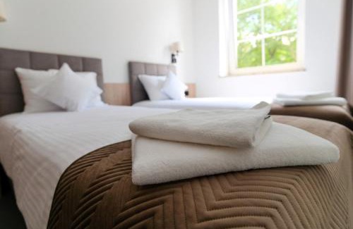 Szarlej Bed & Breakfast | Dom Nazaret Piekary Śląskie