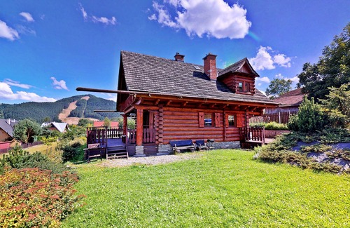 Piwniczna-Zdroj House | DOM Z WIDOKIEM/Wooden and cozy house for 13 in the middle of polish mountains!