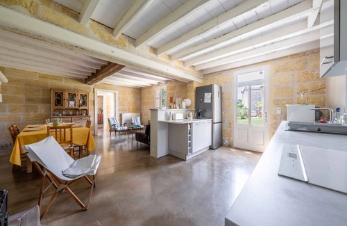 Puisseguin House | Domaine de Bayens - Piscine Privée