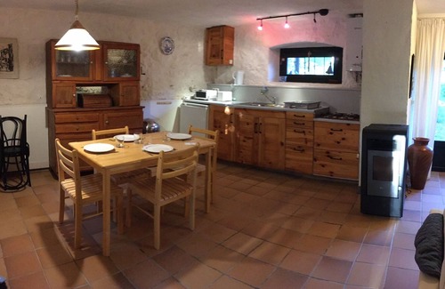 Lafarre House | Domaine de Clarat Gite Glycine, in the heart of Ardèche verte