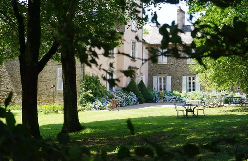 Le Truel House | Domaine de Linars🌿L'Aile du Château🌿A green setting in the heart of Aveyron