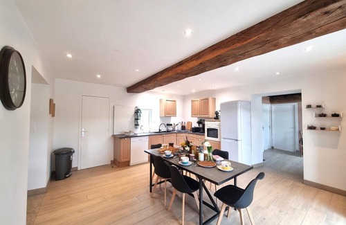 Pouilly-les-Feurs Cottage | Domaine du Chaffat: Spacious lodgings with pool, pets allowed, wifi