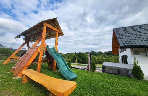 Czarna House | Domek Bieszczadzki Staw - Noclegi Czarna