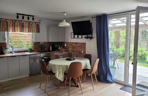 Dlugie House | Domek na lipowym wzgórzu