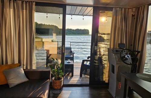 Ogonki Apartment | Domek na wodzie Topiko Czarter przy Hotelu Ognisty Ptak