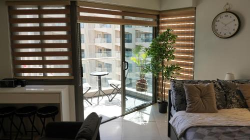 Maribago Apartment | Dominiks quite and Elegant Studio Ocean View Pool at Tambuli Resort High Floor