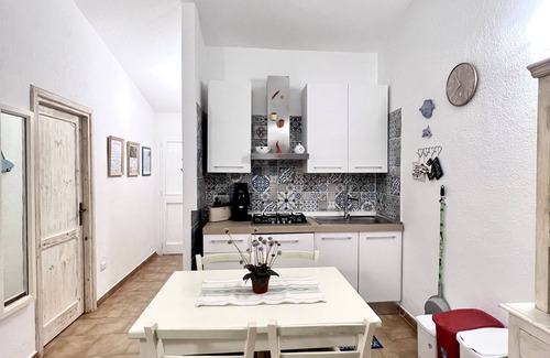 Porto Pollo Apartment | DOMUS HENRICUS -THREEROOM APARTMENT IN PORTO POLLO 400 Meters from the sea
