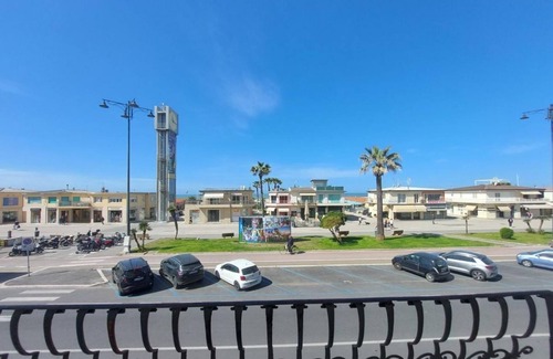 Viareggio Villa | Domus Lilia on Viareggio seafront