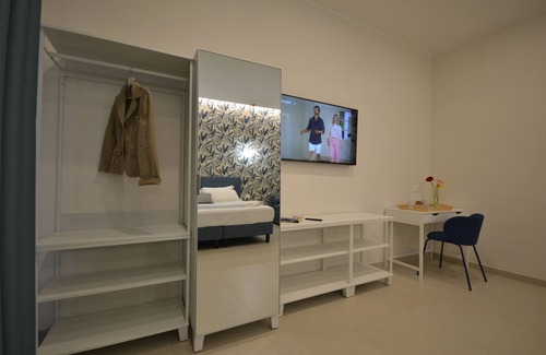 Pompei Apartment | Domus Pompeii is a cozy vacation home 2 minutes from the Pompeii ruins