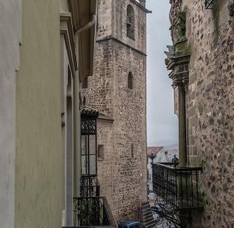 Santiago Apartment | Domus Seleqtia Plaza de Santiago