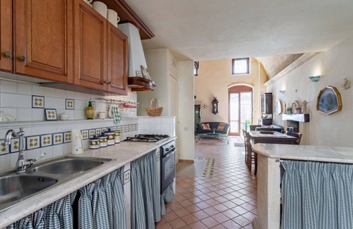 Sasso Barisano Apartment | Domus Tua, in the Matera architectural style