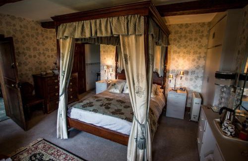 Barthomley House | Domvilles Farm self catering Courtyard Stable