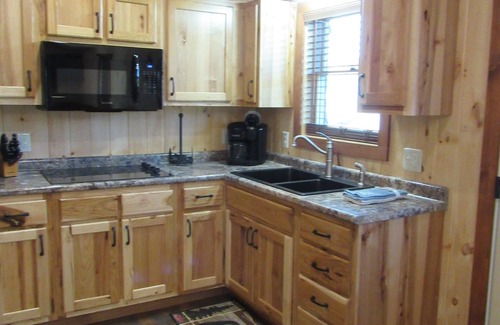 Bristol Cabin | Don's Den Riverfront cabin on the South Holston River