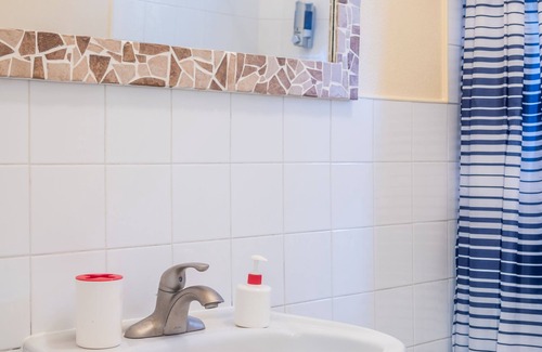 West Bay House | Don't get left in the Cold ! A2