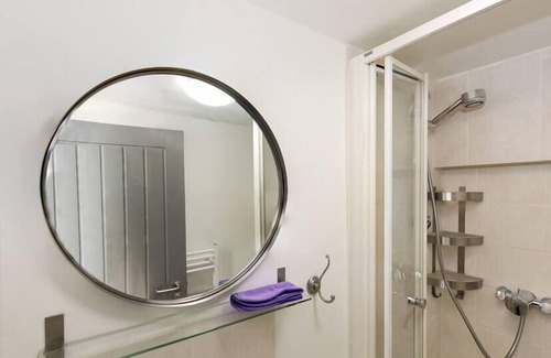 Castle Donington Apartment | Donington Cottage En-Suite Bedroom 1
