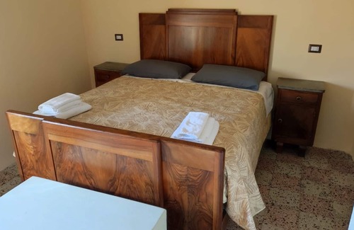 Strongoli Apartment | Donna Concetta Flat ♡ In Historic Building