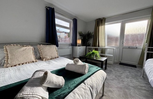 Donnington Apartment | Donnington Apartments - Studio 4