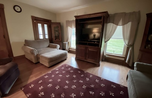 Madrid Other | Don’t Rough it When You’re Away From Home; Stay at the Elliott House.