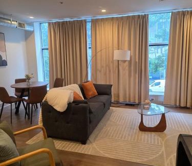 Cultural District Apartment | Donwtown Deluxe Apartment 23