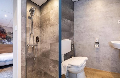 Doorwerth Hotel | Doorwerth Hotel-Style Stay in Nature Near Arnhem & Hiking Trails - 3 Units