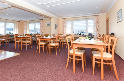 Esens Cottage | Doppelzimmer Borkum - Pension Nordkap in Bensersiel