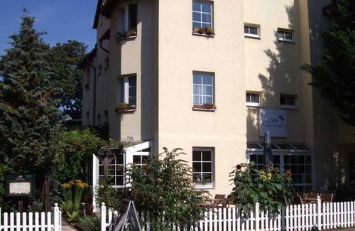Ortslage Trotha House | Doppelzimmer - Pension, Café & Restaurant Am Krähenberg