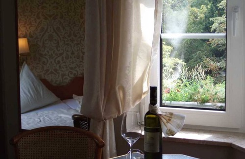 Ortslage Trotha House | Doppelzimmer - Pension, Café & Restaurant Am Krähenberg