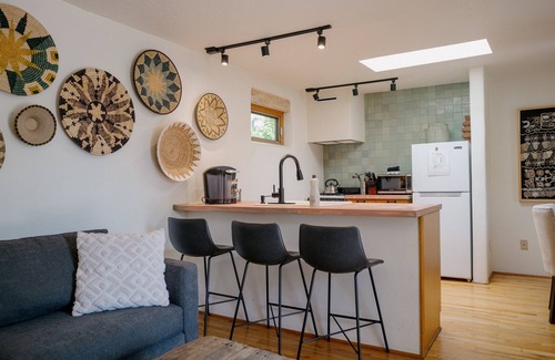 Northeast Santa Fe Bed & Breakfast | Dos Hermanas 4, 5, 6 & 8| Walk to Plaza| Courtyard