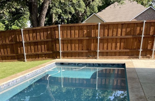 Lake Dallas House | Double corner lot getaway close to Lewisville Lake and 35E