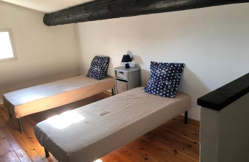 Cabrieres-d'Avignon House | Double maison individuelle pour 12 à 15 personnes sur demande