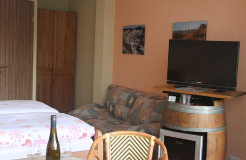 Uerzig Bed & Breakfast | Double room 3 - Wine and guest house Hermann-Josef Schmitz