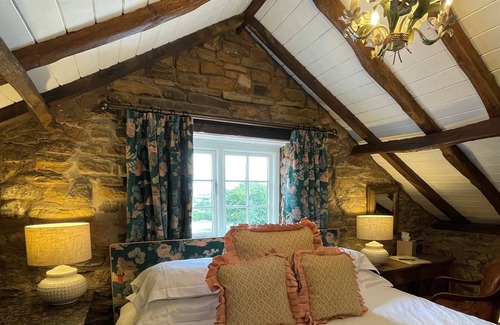 Crayke House | Double room-Ensuite- Super King - Lavender